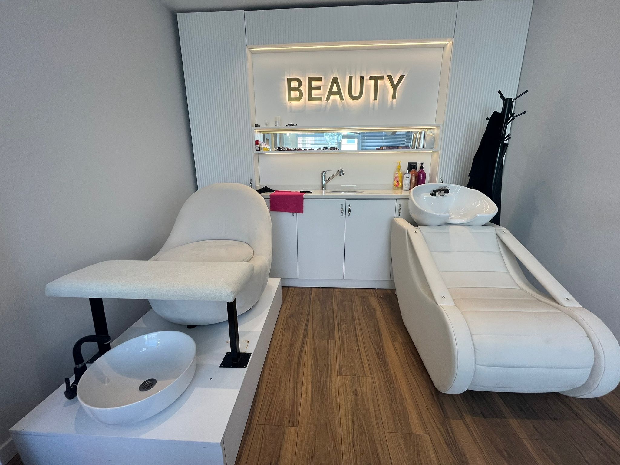 UZUN SOKAK'TA GÜZELLİK MERKEZİ